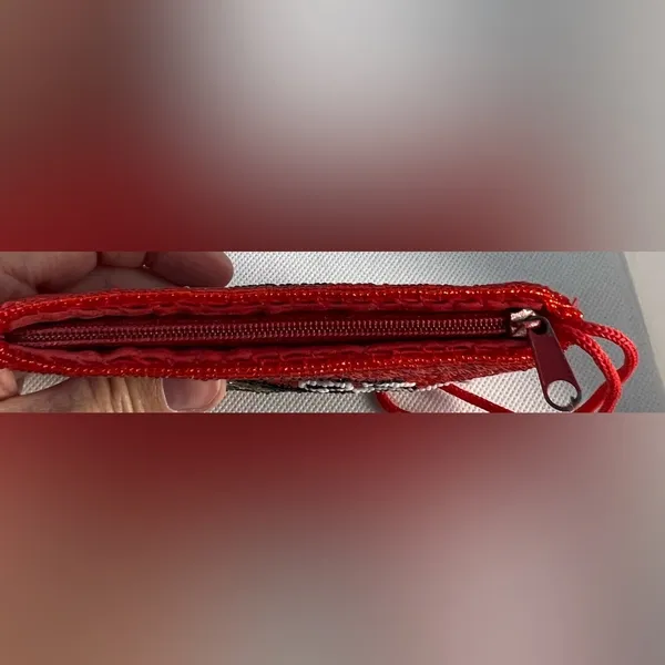 VINTAGE: small, beaded wristlet bag Red - Image 11