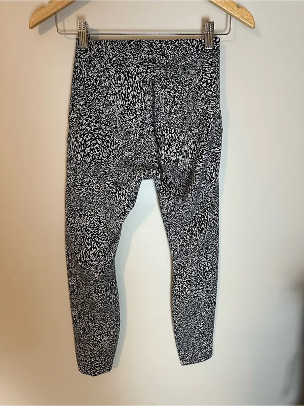 Lululemon InStill High-Rise Tight 25" Warped Grain Alpine White Black - Image 4