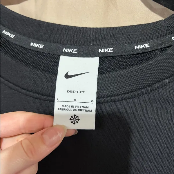 Nike crewneck - Image 2