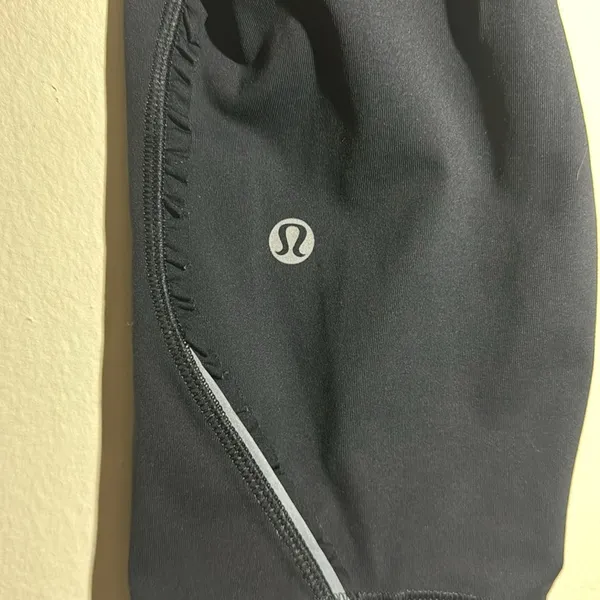 Lululemon size 6 - Image 5
