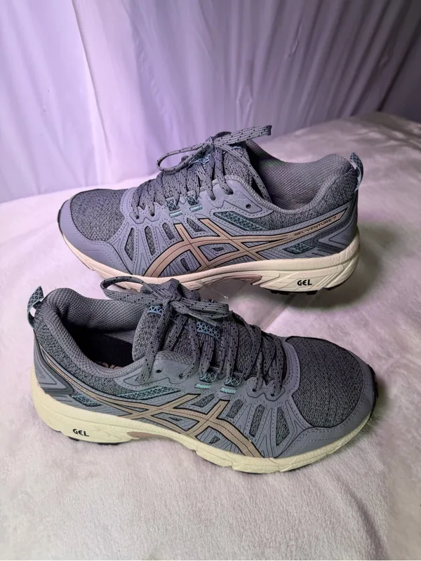 ASICS Women's Gray Mesh Sneaker with Taupe Accents - Image 3