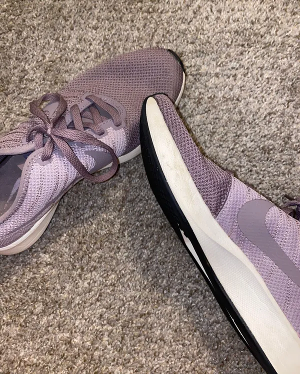 Nike Lavender Tennis Shoes - Image 6