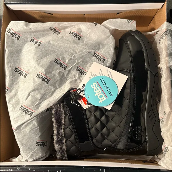 totes Black Quilted Winter Boots with Faux Fur - Image 2