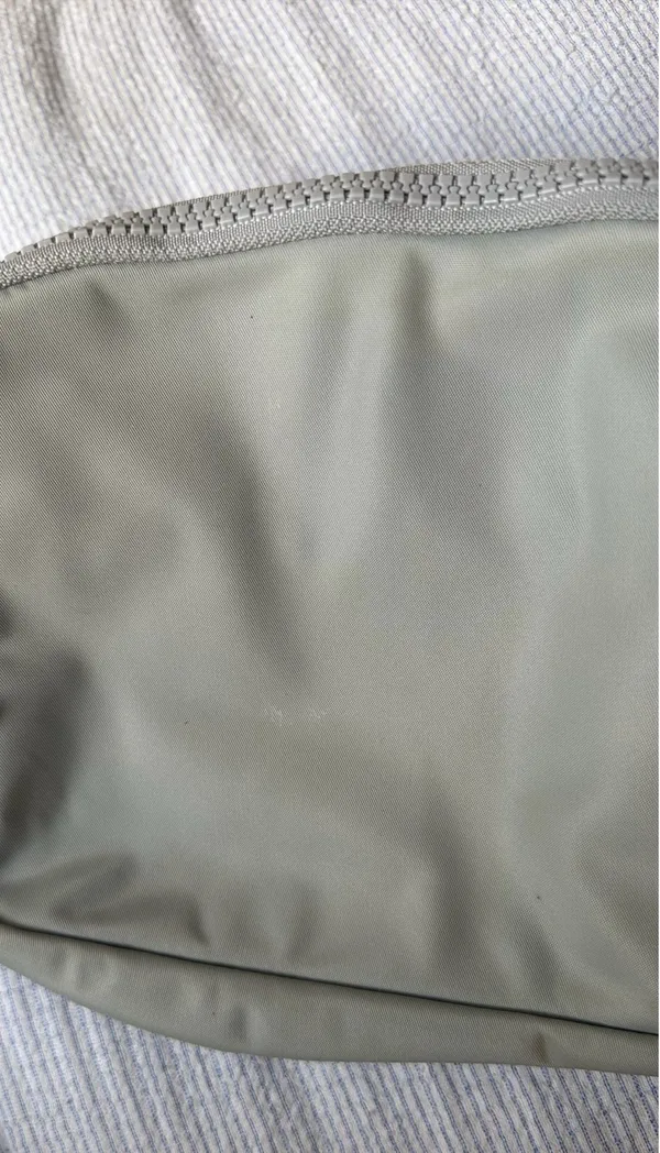 Lululemon Belt Bag 2L Grey - Image 2