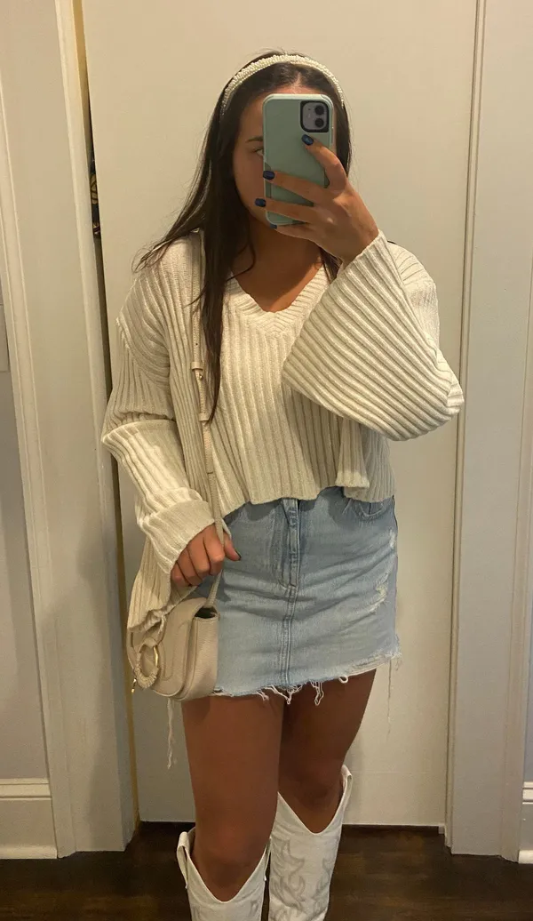 Boutique Cropped Sweater - Image 3
