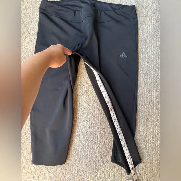 ADIDAS Climacool Workout Capri Tights 
Size XL - Image 5