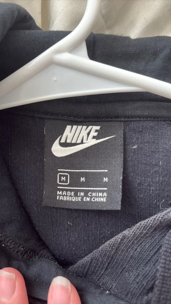 Nike Cropped Hoodie - Image 4
