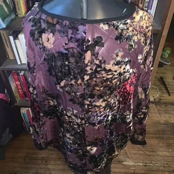 Cacique purple floral velvet semi sheer 14/16 velvet pullover - Image 2