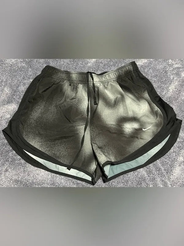 #21 NWOT Nike Women's Black And Gray Athletic Dri-FIT Shorts Size L - Image 2