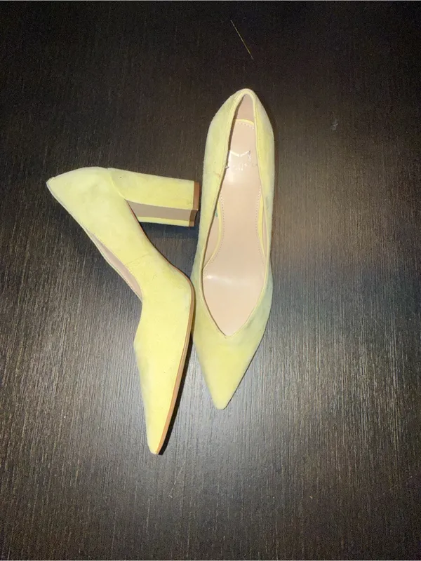 Marc Fisher Zala Pump Women Yellow Suede Pointed Toe Block Heel Size 8 - Image 6