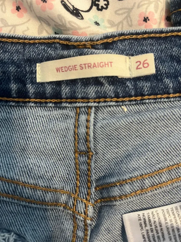 Levi’s Wedgie Straight Jeans - Image 4