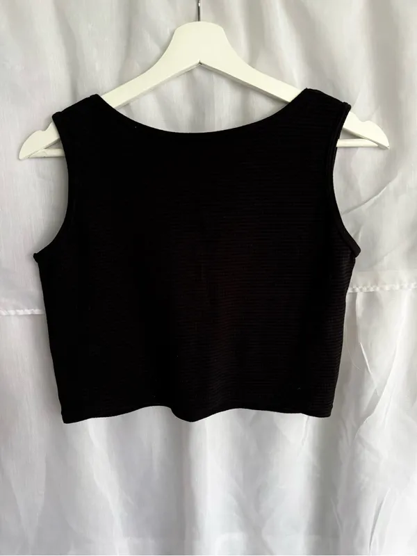 Amazon Sleeveless Waffle Knit Athleisure Crop Top - Image 5