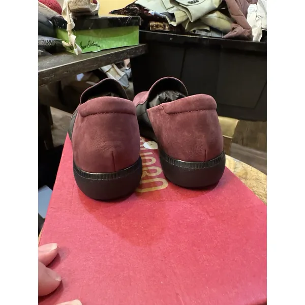 Munro Clay Slip On Sneaker Size 6 M Burgundy Leather Cushioned Shoes Loafer - Image 6