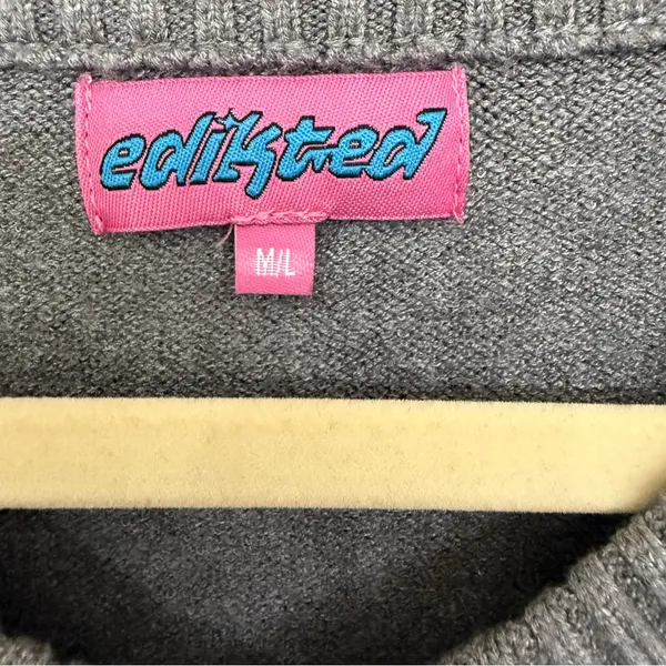 Edikted Charcoal Gray V-Neck Sweater Women’s Size M/L - Image 3