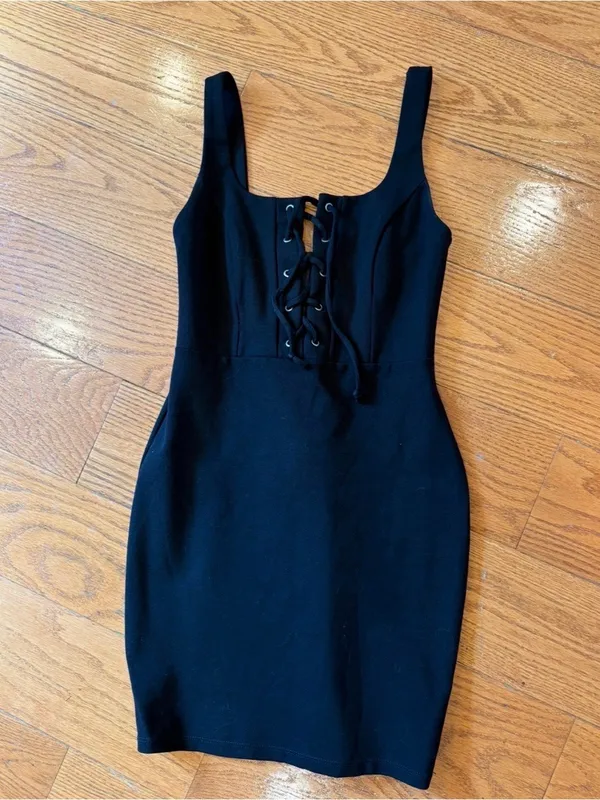 LuLu’s Black Lace Up Bodycon Mini Dress Size Small Y2K Going Out Sexy LBD - Image 2