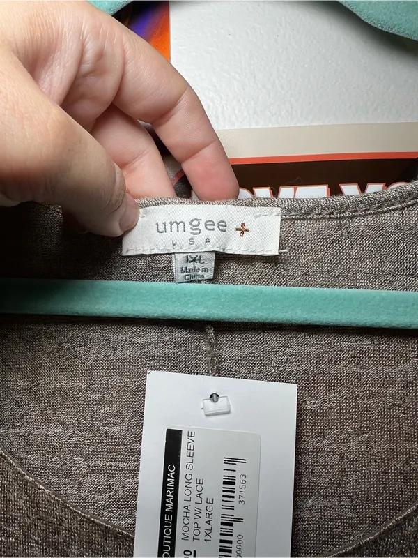 Umgee Taupe Tunic with Cream Lace Hem - Image 3