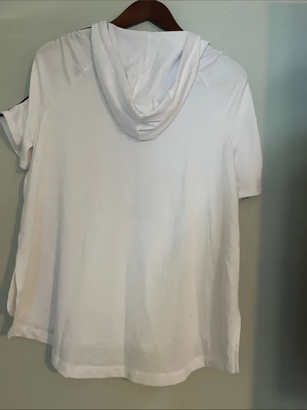 Women’s White Short-Sleeve Hooded Pullover with Shoulder Stripe - Image 7