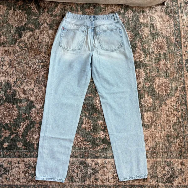 BDG Urban Outfitters Light Wash Mom Jeans High Waist Straight Leg W28 - Image 6