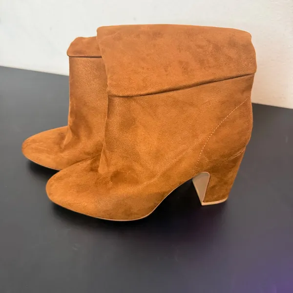 Womens Brown Slouchy Boots Size 8.5 Faux Suede Block Heel Almond Toe Fall - Image 3
