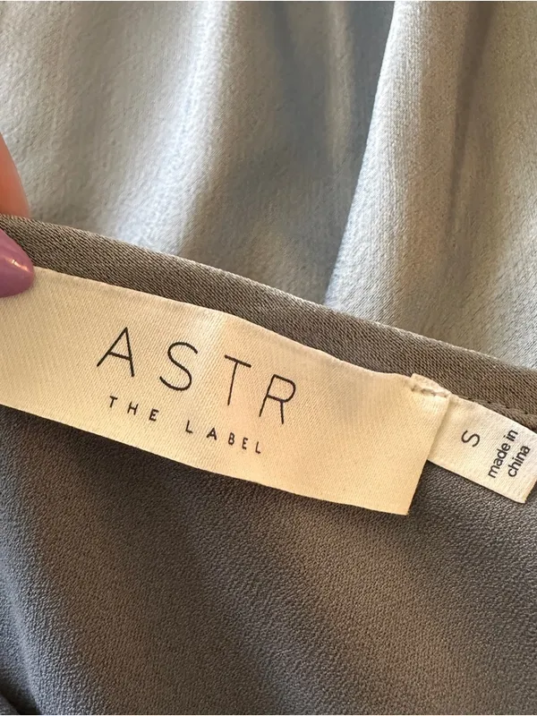 ASTR The Label Kendra Cold-Shoulder Maxi Dress in Sage Green Grey Sz. S - Image 9