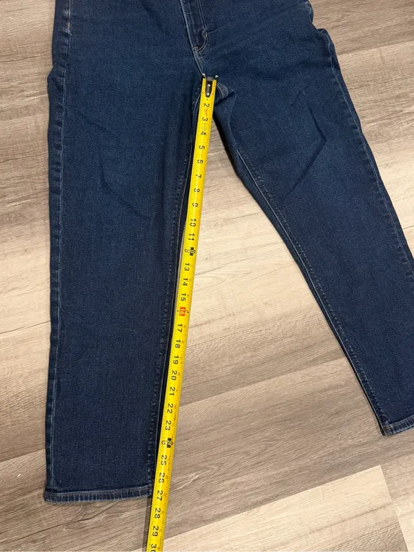 American Eagle Women’s High Rise Med Wash Blue Denim Mom Jeans Size 12 Reg - Image 9