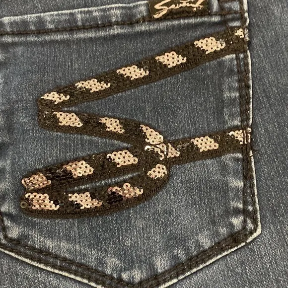 Seven7 Slimming Skinny Jeans y2k with sparkly sequins on back‎ pockets - Image 4