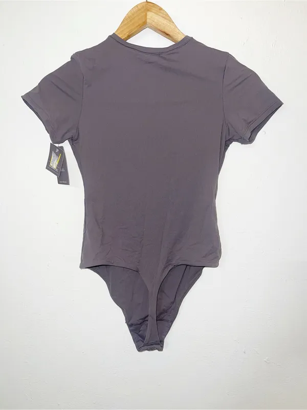 Auden Short Sleeve Scoop Fitted Women’s Bodysuit in Mauve/Gray Luxury Collection - Image 5