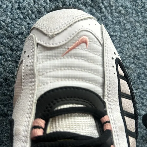 Nike Air Max size 9 euc no signs of wear - Image 7