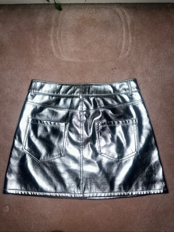 and now this Women's Faux-Leather Metallic Mini Skirt - Image 5