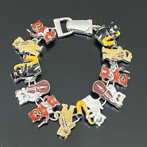 Adorable Silver-tone Enameled Musical Cat Playing Misic Instruments Bracelet 31g - Image 5