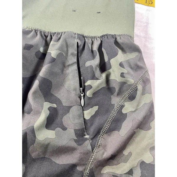 Title: Tek Gear Women’s Camo Running Shorts Size M Green Camouflage Zipper - Image 5