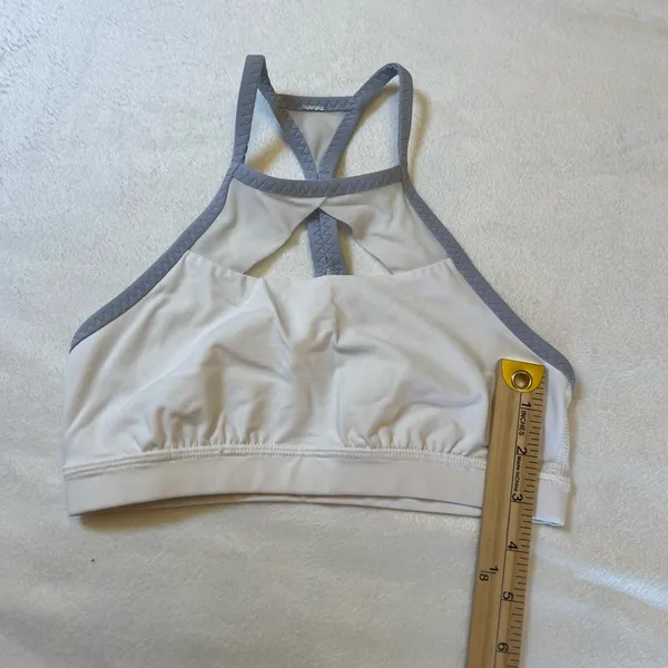 Lululemon Athletica‎ White and Gray Sports Bra Size 2 - Image 5
