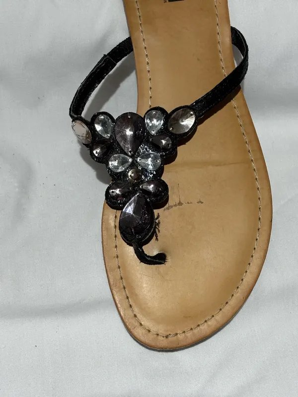 Unlisted embellished thong sandals  Size 9 - Image 3