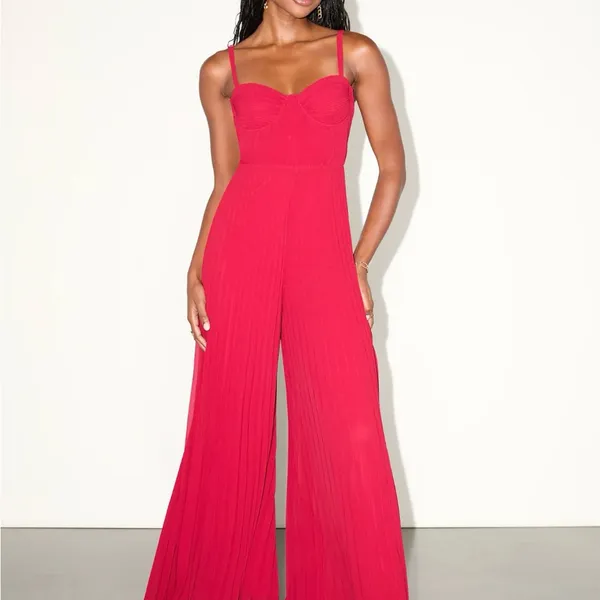 Lulu's Red Pleated Wide Leg Jumpsuit Medium NWT - Image 3