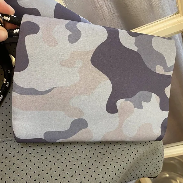 Neoprene Gray Camo Tote Bag With‎ Zipper Pouch - Image 6