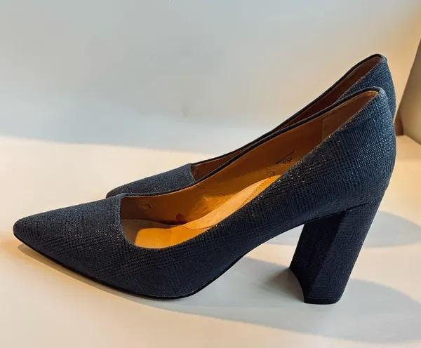 Banana Republic Navy Textured Pebble Leather Heels Size 9.5 - Image 7