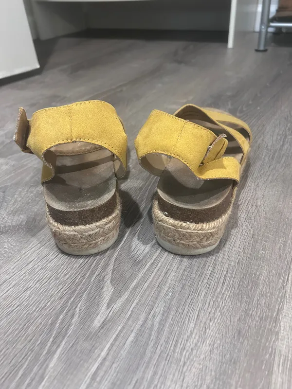 Universal Threads Espadrille Platform Sandals - Image 3