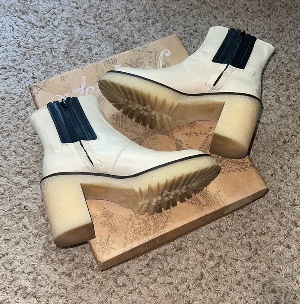 Free People James Chelsea boots - Image 6
