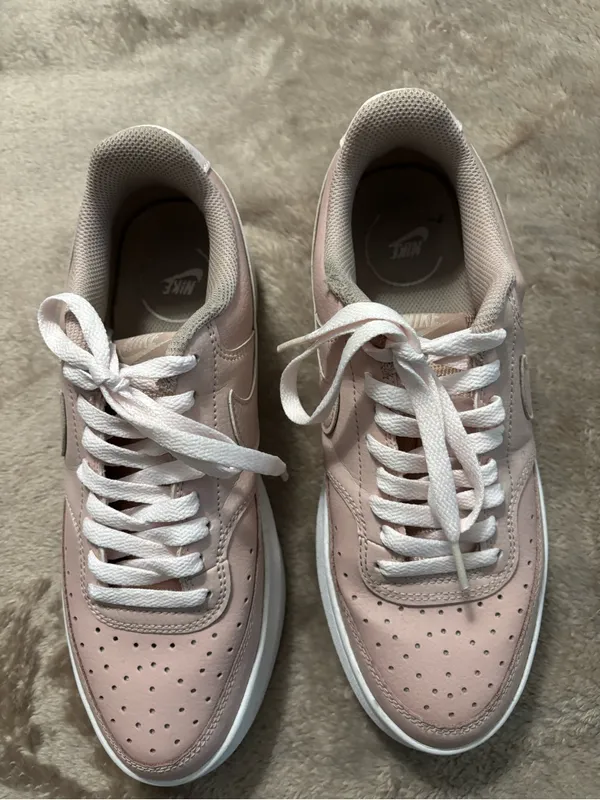 Nike Sneakers Women’s Size 9 Pink Low-Top Sneakers - Image 2