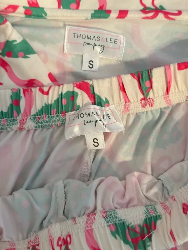 Thomas &‎ Lee Company Christmas Pink Wreath + Trees Pajamas - Image 6