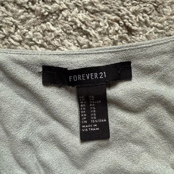 Forever 21 Soft Gray Top - Image 3