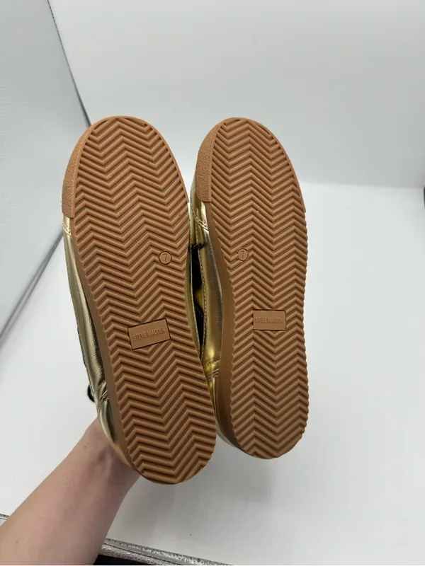 Steve Madden Nirvanna Gold Metallic Sneakers Size 7 retro trendy sporty school - Image 3