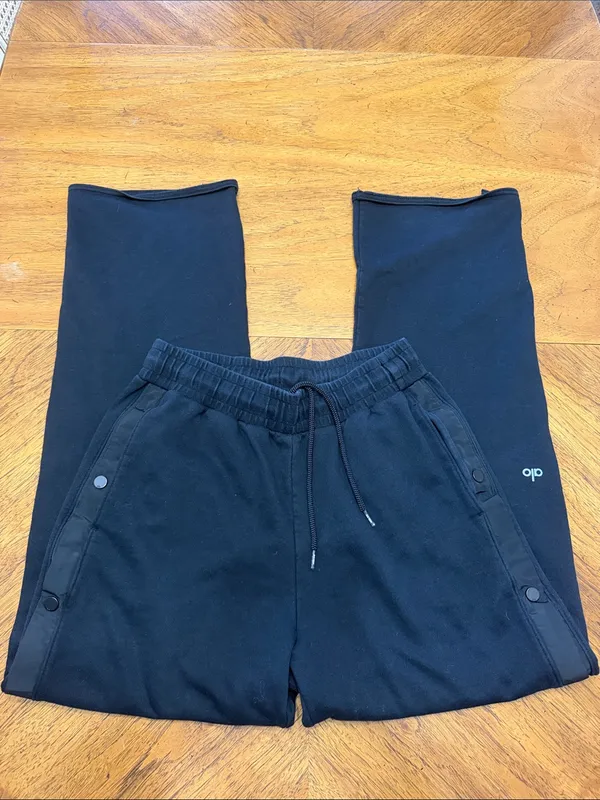 Alo Yoga Courtside Tearaway Sweats - Image 2