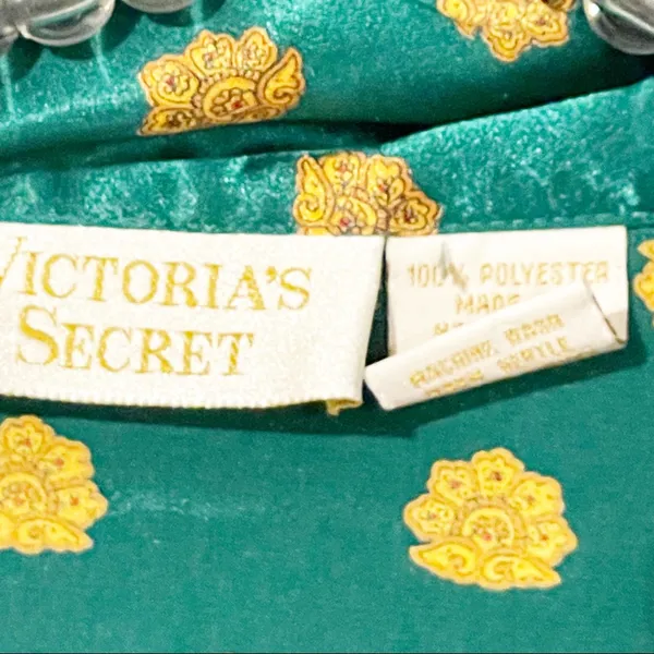 Victorias Secret Gold Label Large Green Button Front Pajama Bed Shirt‎ Crest - Image 3