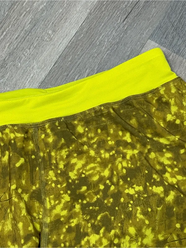 Lululemon SeaWheeze Find Your Pace Lined High Rise Running Shorts‎ Yellow 10 - Image 4