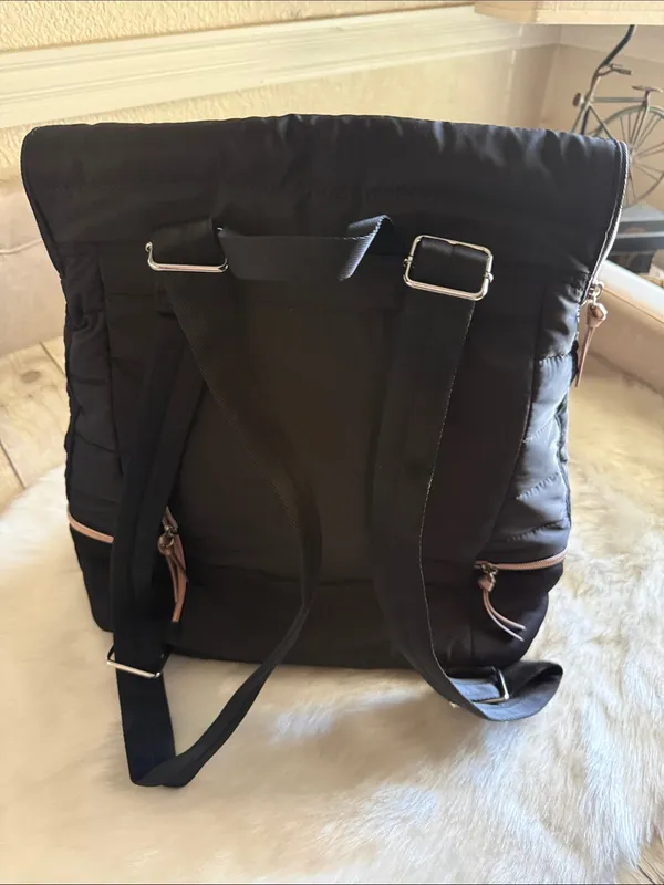 Stella & Dot ‘Crush It’ Black Quilted Backpack with Rose Gold Hardware NWOT - Image 5