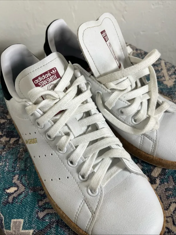 adidas White Leather Sneakers with Burgundy Logo Accents - Image 3