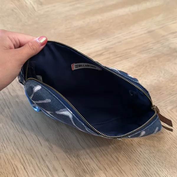Billabong Zipper Pouch - Image 6