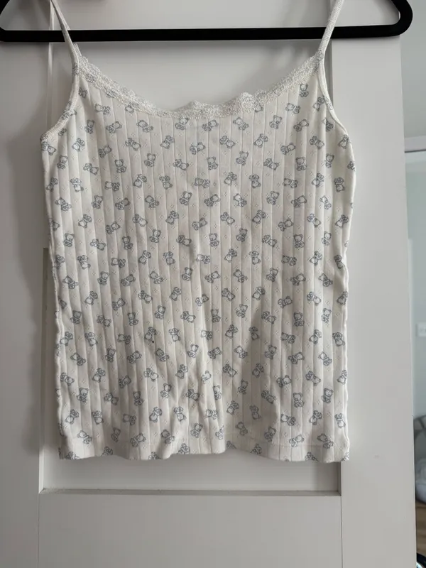 Brandy Melville Cream Cami with Small Blue Floral Print - Image 3