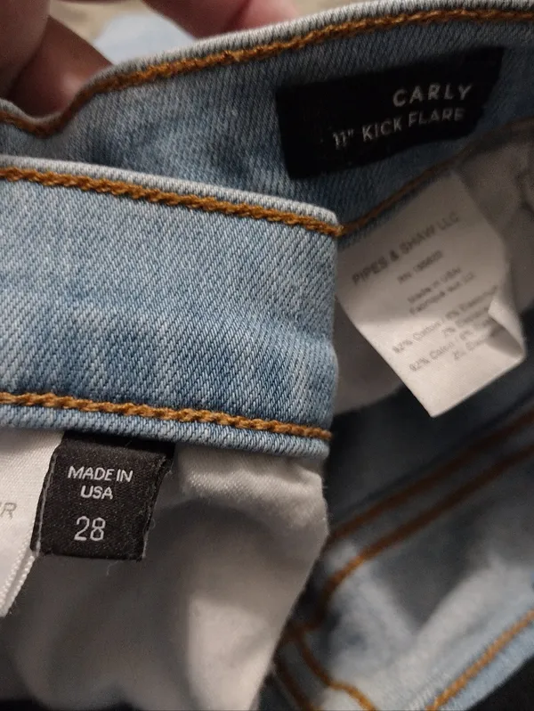 Veronica Beard Carly 11" Kick Flare Jeans - Image 4
